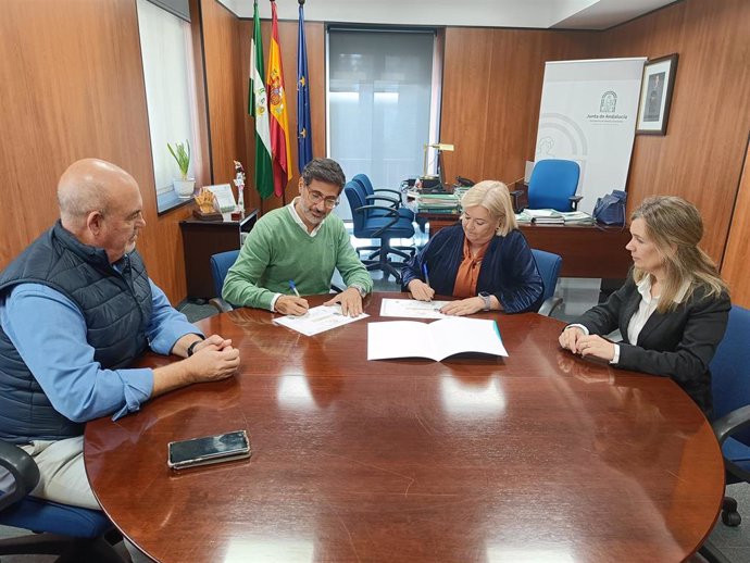 Firma de la adhesión de Niebla (Huelva) a la Red Local de Acción en Salud.