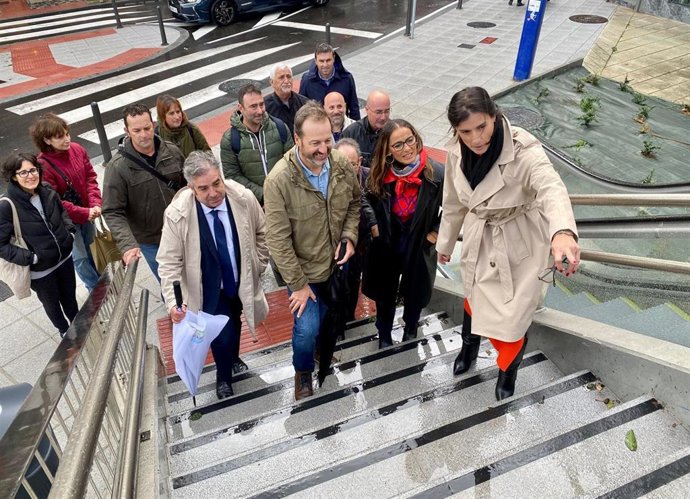 Las escaleras de Jesús de Monasterio hacen visibles los escalones potencialmente peligrosos