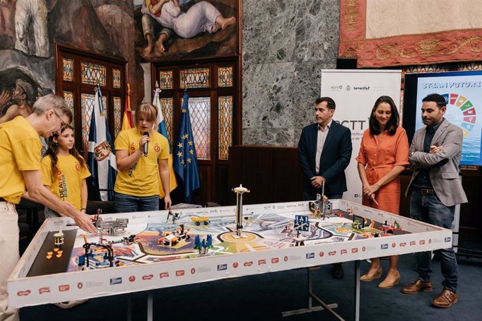 Presentación de la First Lego League en el Cabildo de Tenerife