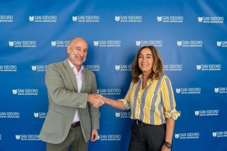 El director del Laboratorio de Innovación Social LABME 2030, José Luis Muñoz,  y la gerente del Centro Universitario San Isidoro,  Carmen García