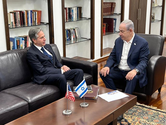 El secretario de Estado de EEUU, Antony Blinken, junto al primer ministro de Isarel, Benjamin Netanyahu, en una visita al país.