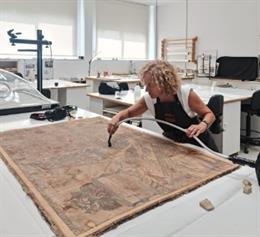 La Biblioteca Valenciana incorpora el grabado de José Fortea del 'Plano Tosca' a la muestra 'Mapas, poder y territorio' tras su restauración por el IVCR+i