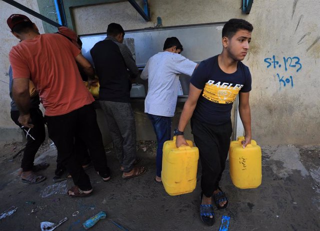 Las ONG alertan de que la Franja de Gaza no dispone del agua suficiente para sobrevivir.