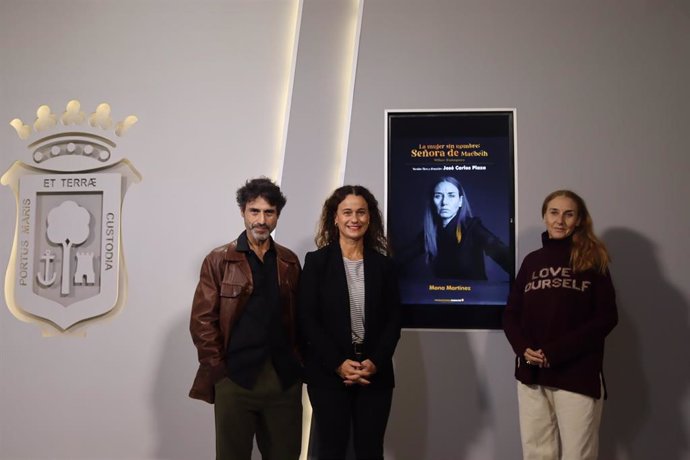 Presentación en el Ayuntamiento de Huelva de la obra de Shakespeare 'La mujer sin nombre: La señora de Macbeth'.