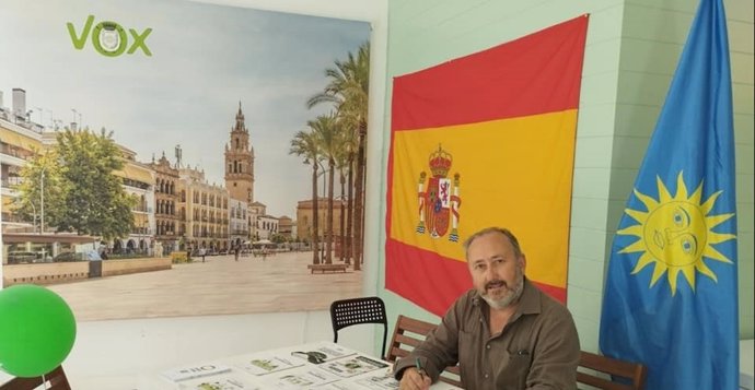El portavoz del grupo municipal de Vox en el Ayuntamiento de Écija (Sevilla), Íñigo Osuna.