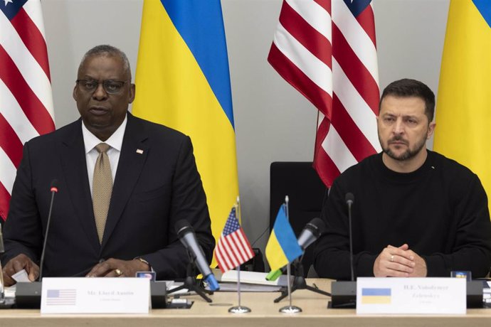 El presidente ucraniano, Volodimir Zelenski, y el secretario de Defensa de Estados Unidos, Lloyd Austin