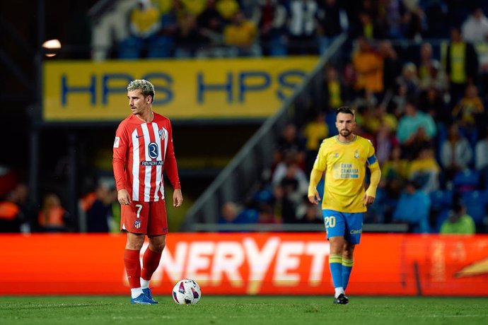 Antoine Griezmann of Atletico de Madrid laments during the Spanish league, La Liga EA Sports, football match played between UD Las Palmas and Atletico de Madrid at Estadio Gran Canaria on October 22, 2023, in Las Palmas de Gran Canaria, Spain.