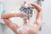 Foto: ¿Debemos darnos champú realmente dos veces cada vez que nos lavamos el pelo?