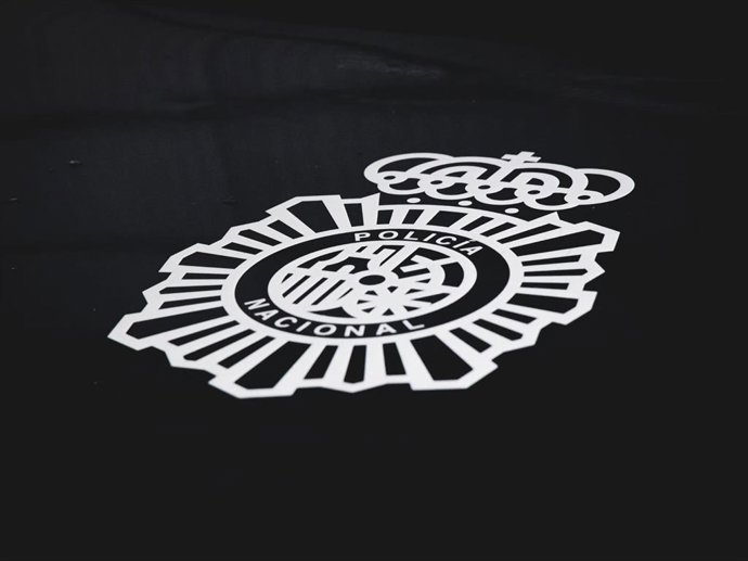 Archivo - Sucesos.- Detenido en Valladolid el presunto autor de sendos robos con fuerza en una tienda y un supermercado