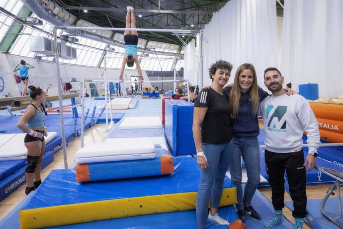 La concejal delegada de Deportes, Sonia Cea (centro), asiste a la 44 edición de los Juegos Deportivos Municipales.