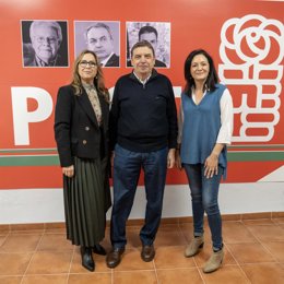 El diputado por el PSOE de Córdoba Luis Planas, y la secretaria general del PSOE de Córdoba y diputada en Cortes, Rafi Crespín