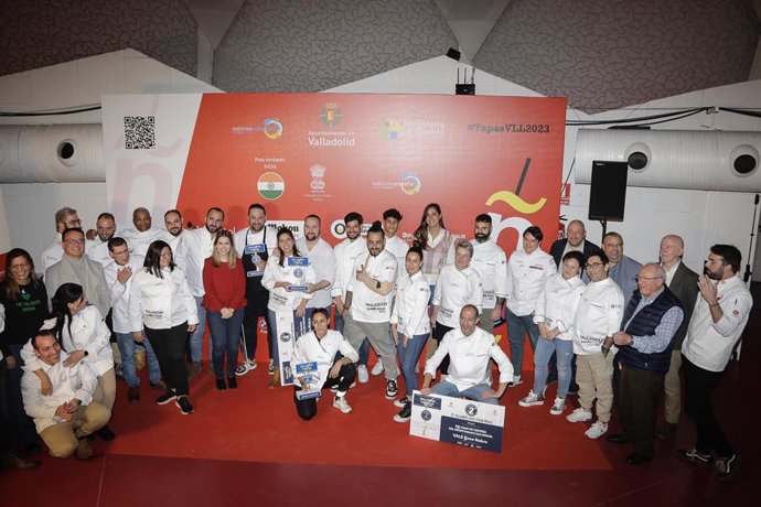Foto de familia del II Concurso de Pinchos por Barrios de Valladolid