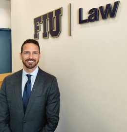 Rafael Aguilera, director del posgrado, en una de sus últimas interrvenciones en Miami.