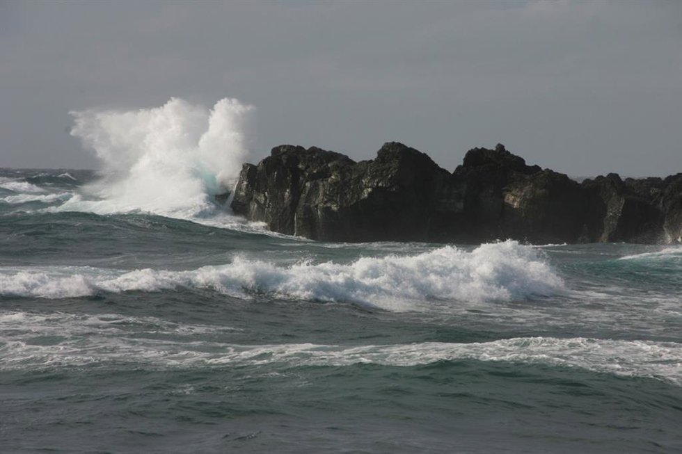 Archivo - Oleaje en Lanzarote, olas, fenómenos costeros