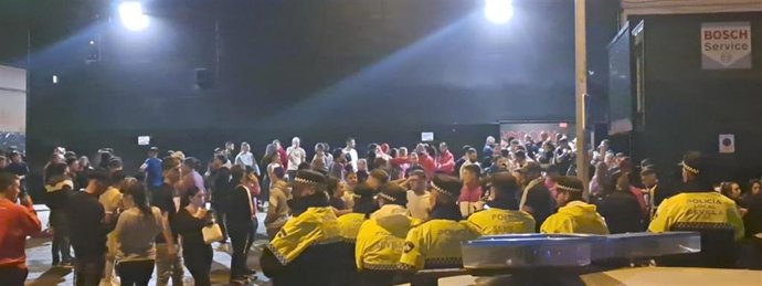 Desalojo de una discoteca de Sevilla.