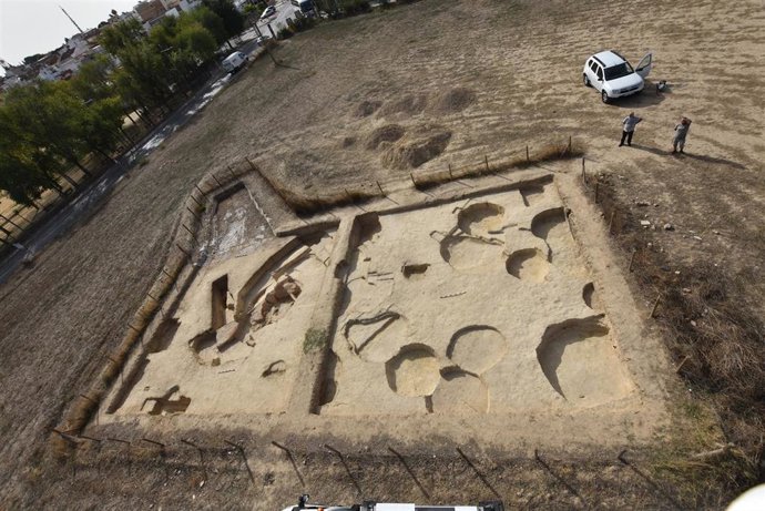 Archivo - Vista aérea de las últimas excavaciones del proyecto Valencina-Nord