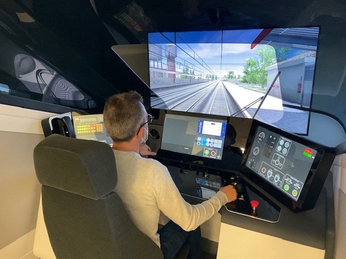 El programa formativo cuenta con un total de 850 horas para 50 maquinistas y 30 controladores de tráfico.