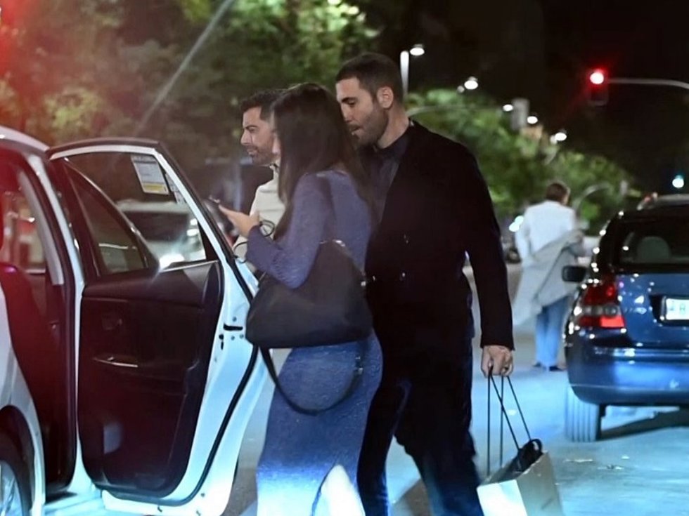 MIGUEL ÁNGEL SILVESTRE Y REBECA TORIBIO EN LAS CALLES DE MADRID
