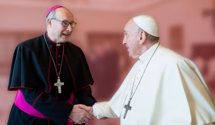 Archivo - El papa Francisco nombra al obispo de Teruel y Albarracín miembro del órgano vaticano para la elección de los prelados.