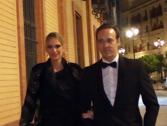 TERESA BACA Y SU MAIRDO, ÁLVARO TORRES CALDERÓN