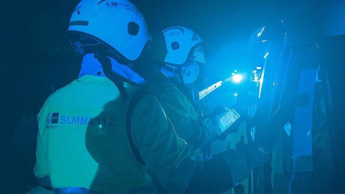 Un varón de 28 años ha fallecido durante la tarde del domingo tras ser atropellado por un vehículo mientras cambiaba un neumático en la A-3 en el municipio de Perales de Tajuña