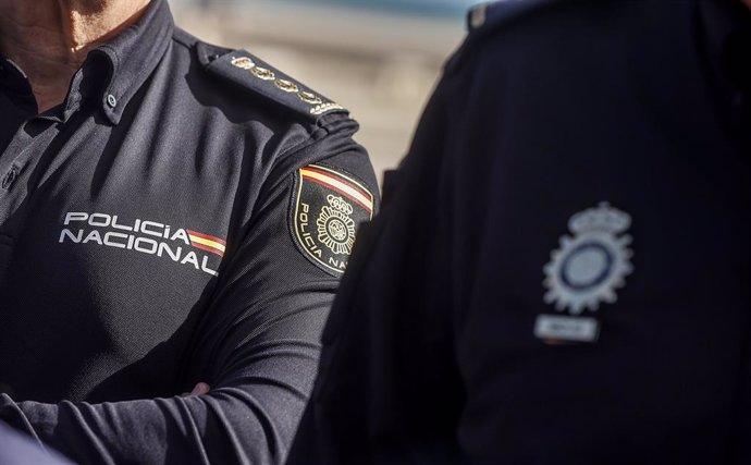 Un uniforme de un Agente de la Policía Nacional durante la incorporación de 21 vehículos uniformados tipo SUV, modelo Ford Kuga Híbrido, en la Explanada Antonio Ferrandis del Paseo de Neptuno, a 2 de noviembre de 2023, en Valencia, Comunidad Valenciana (E