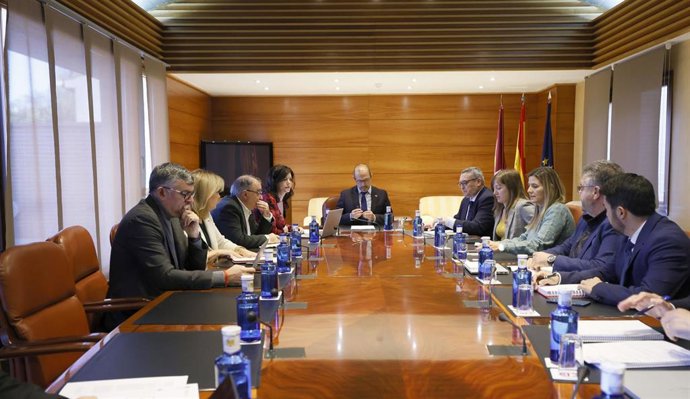 Reunión de la Junta de Portavoces y la Mesa de las Cortes.