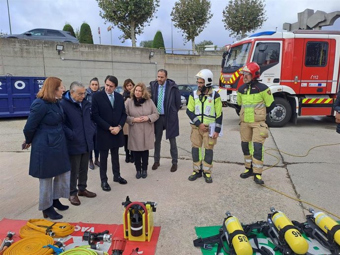 El parque de Bomberos de Burgos recibe dos nuevos camiones y múltiple material para mejorar la prestación del servicio.