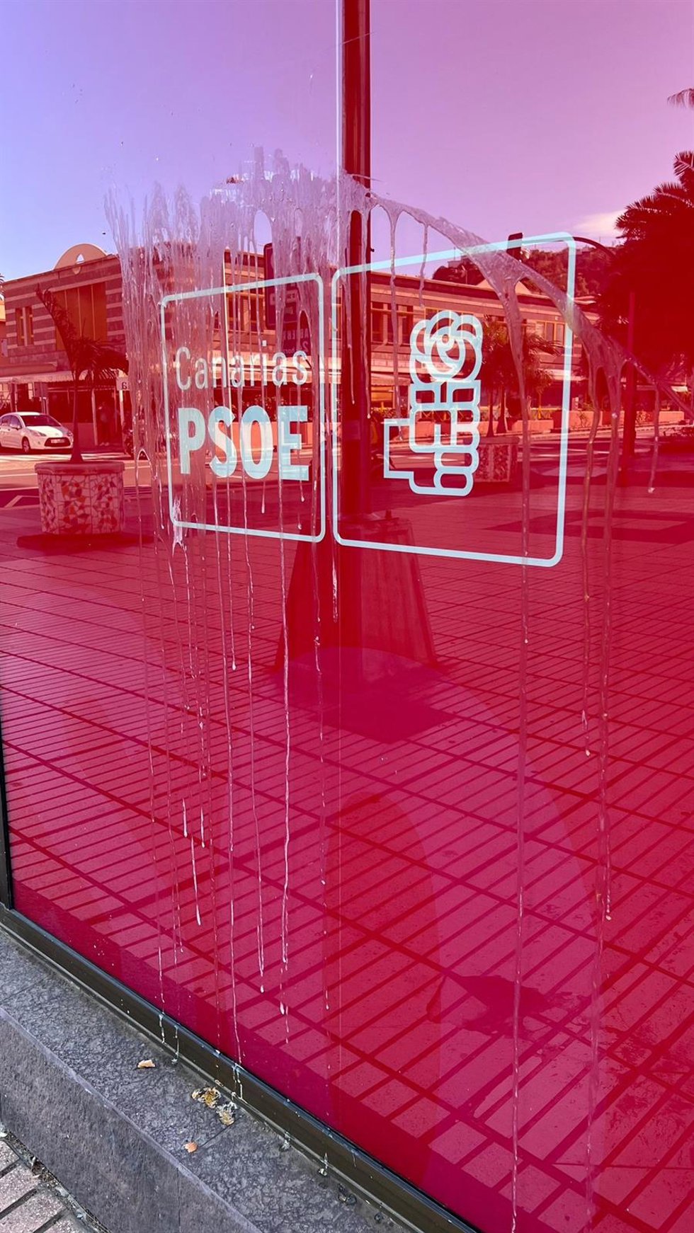 Acto vandálico en la sede del PSOE Canarias en Las Palmas de Gran Canaria