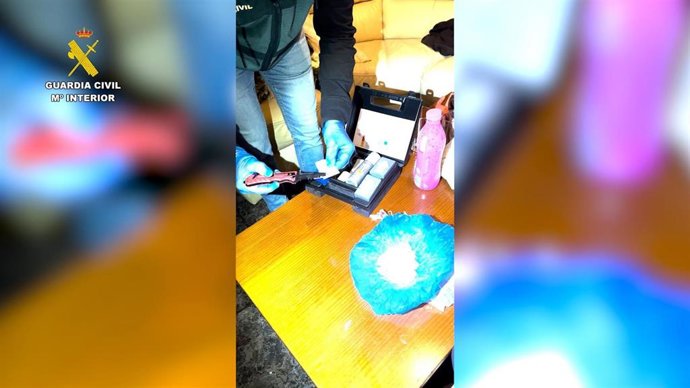 El Juzgado de Instrucción n 5 de La Orotava ha decretado prisión provisional para un hombre y una mujer de 45 y 40 años, vecinos del municipio, que fueron detenidos por la Guardia Civil como presuntos autores de un delito de tráfico de drogas.