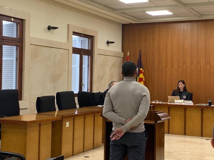 El acusado de violar y maltratar a su pareja en el juicio