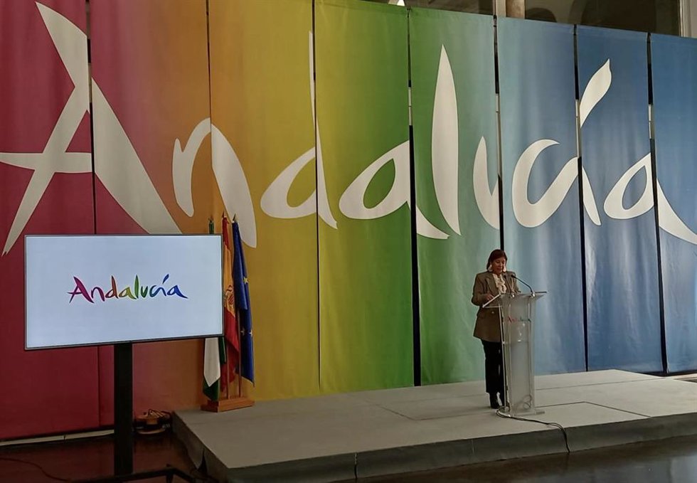 La delegada territorial de la Consejería de Turismo, Cultura y Deporte en Málaga, Gemma del Corral Parra, ha presentado este lunes los actos que se van a llevar a cabo en Málaga y su provincia con motivo de la celebración del Día del Flamenco.