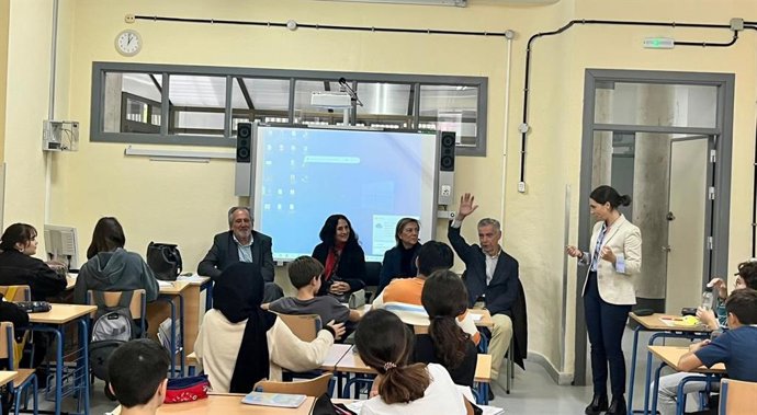 Visita de la Fundación Iberdrola al Proyecto Hombre Jerez.