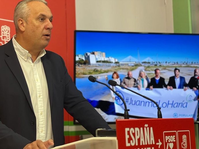 Ruiz Boix en rueda de prensa.