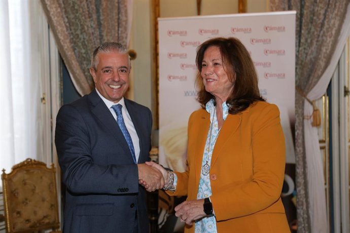 La presidenta de CEOMA, Sabina Camacho y el director gerente de Cámara Certifica, Martín Pita