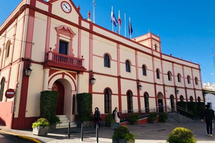Fachada del Ayuntamiento de Alcalá de Guadaíra.