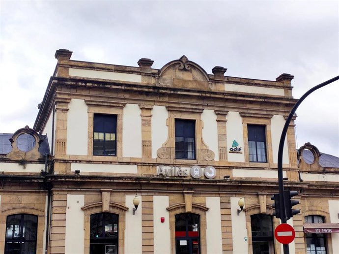 Archivo - Estación de tren de Avilés