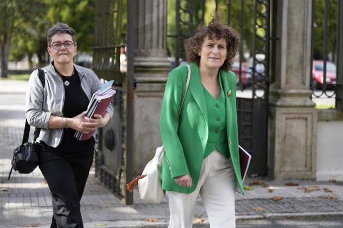 Archivo - La alcaldesa de Santiago de Compostela, Goretti Sanmartín (d), a su llegada a la reunión con el presidente de la Xunta de Galicia, Alfonso Rueda, a 2 de octubre de 2023, en Santiago de Compostela, A Coruña, Galicia (España). Goretti Sanmartín 