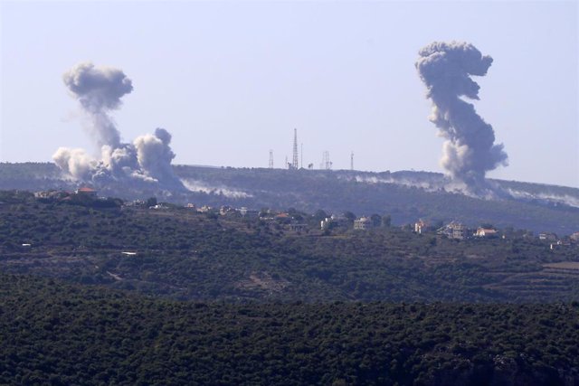 Columnas de humo en la frontera entre Israel y Líbano