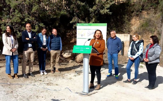 La consejera de Agricultura participa en la colocación de la primera piedra de la EDAR de Fondón (Almería).