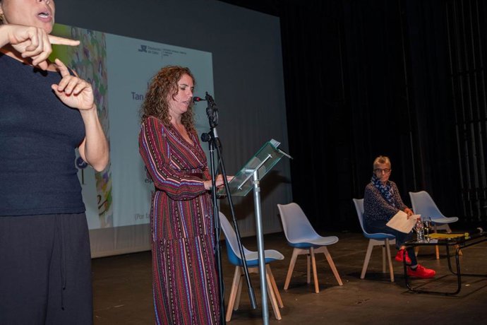 Susana Sánchez en las jornada sobre Violencia Estética de la Diputación.