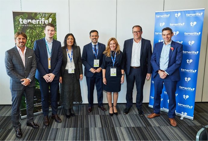 Foto de familia de la delegación tinerfeña en la World Travel Market de Londres
