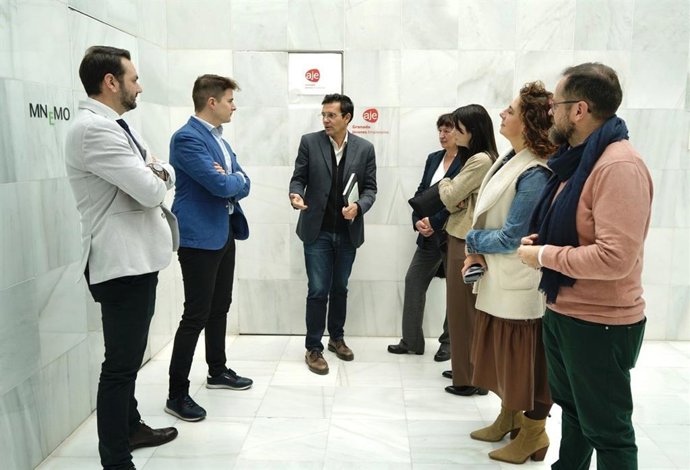 Reunión del PSOE con la AJE