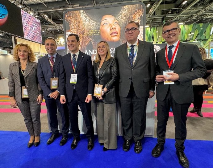 Nievas, Rodríguez, Moreno, Carazo, Bernal y Ferreira, en un acto en el World Travel Market