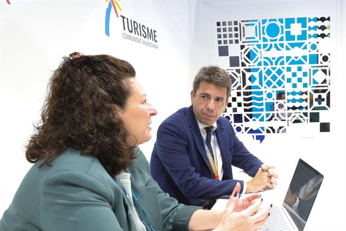 Carlos Mazón en una reunión de trabajo en la Feria de Londres con turoperadores internacionales