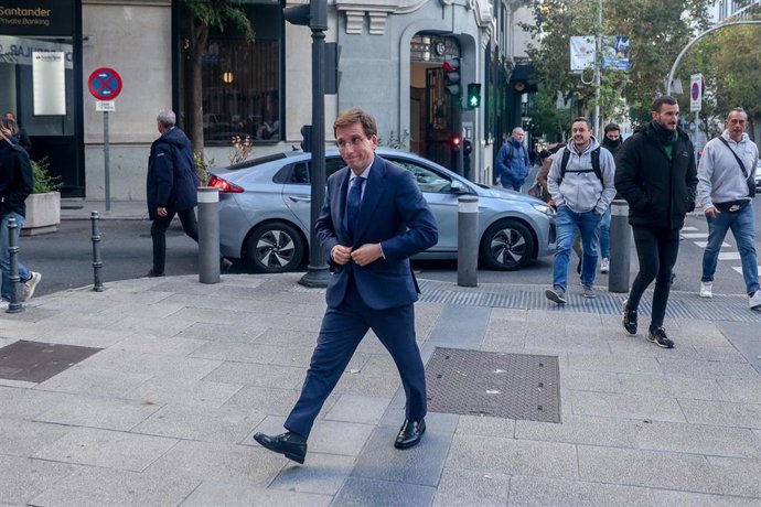 El alcalde de Madrid, José Luis Martínez-Almeida, a su llegada al comité de Alcaldes del PP de Madrid de esta legislatura, en la sede del PP de la calle Génova