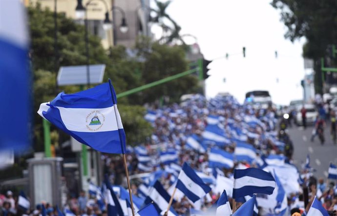 Archivo - Banderas de Nicargua durante una manifestación contra Daniel Ortega  