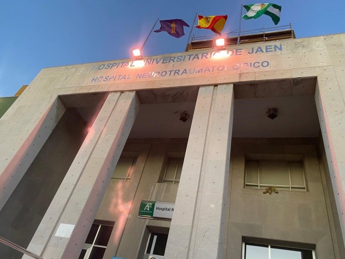 Archivo - Fachada del Hospital Neurotraumatológico, archivo 