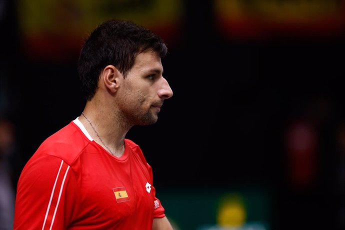 Archivo - Bernabe Zapata of Spain in action against Tomas Machac of Czech Republic during the Davis Cup 2023, Group C, tennis match played between Spain and Czech Republic at Fuente de San Luis pavilion on September 13, 2023, in Valencia, Spain.