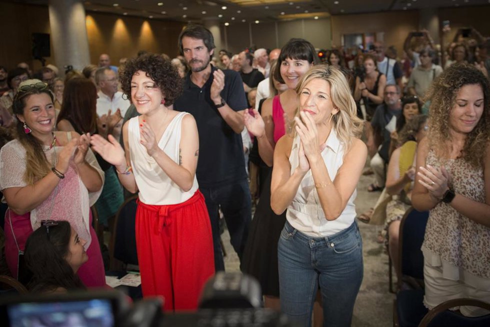 Archivo - (I-D) La cabeza de lista por Barcelona al Congreso por Sumar-Comuns, Aina Vidal, el portavoz de Sumar, Ernest Urtasun; la número 1 por Girona, Júlia Boada y la vicepresidenta y candidata de Sumar Yolanda Díaz, a 20 de julio de 2023, en Girona